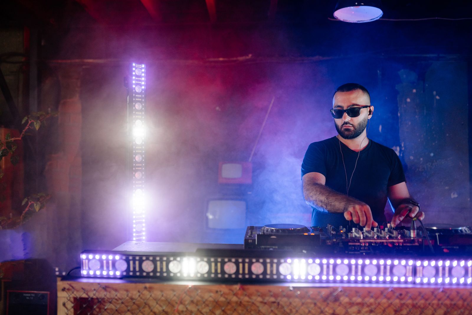 DJ mixing across genres for a mixed crowd — what is an open format dj
